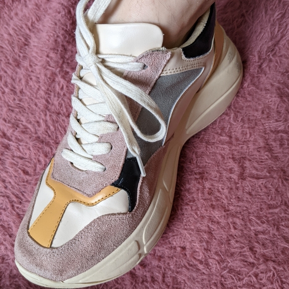 Steve Madden Sneakers - Picture 1 of 6